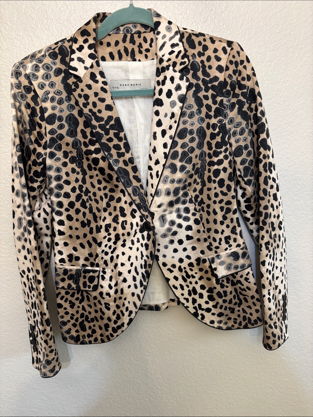 Zara Leopard Print Single-Button Blazer in Beige and Black Fitted